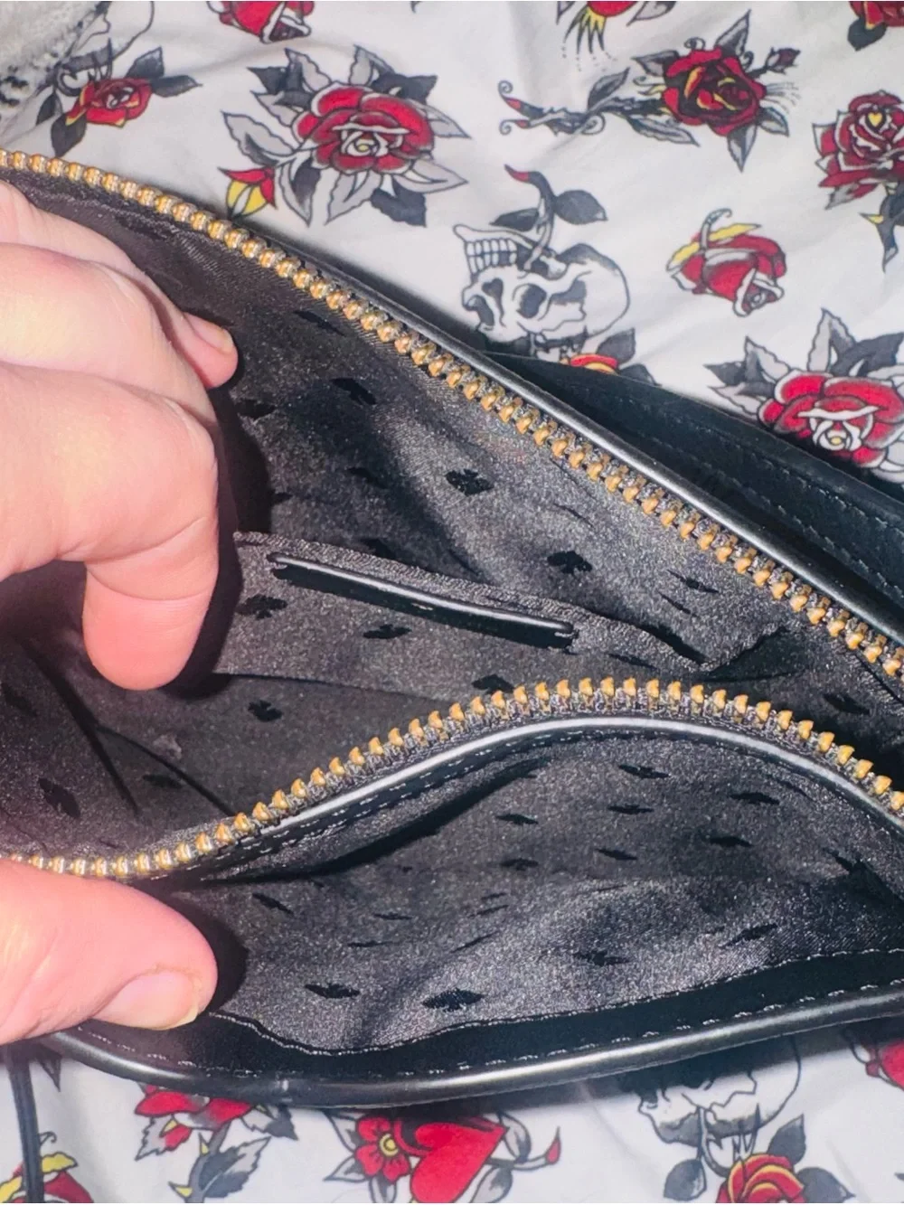kate spade New York Harlow Black Pebbled Leather Messenger Crossbody NWOT